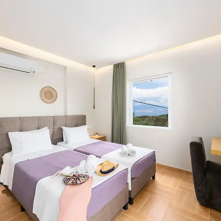 Ioanna Agios Stephanos Villa