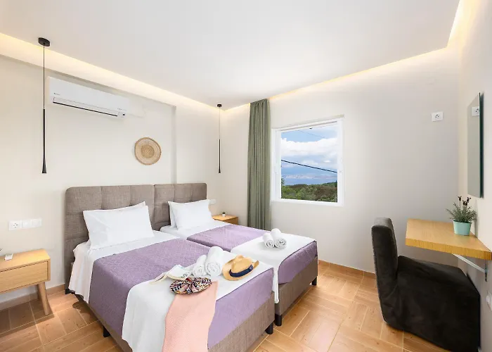 Ioanna Agios Stephanos Villa